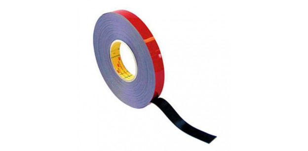 Banda Dublu Adeziva Acril Plus 25mm x 20m 3M