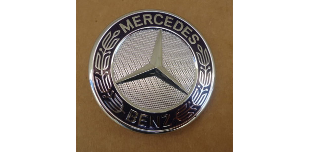 EMBLEMA Mercedes fata